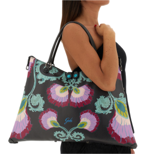 The THAMARA PLUS G012193T2 X3017 by Gabs is a shoulder shopping bag from the Los Roques line.