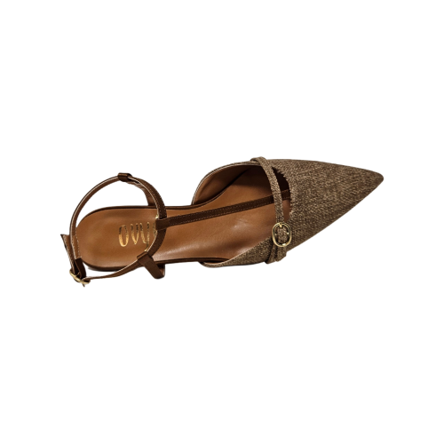 Women’s slingback shoes made of brown linen fabric