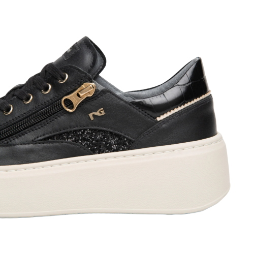 Scarpe sneakers NeroGiardini da donna in pelle e tessuto tecnico I617500D